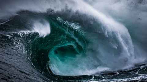 Giant waves whipped up off the New Zealand coast can reach as far as Canada, battering Pacific islands along the way.